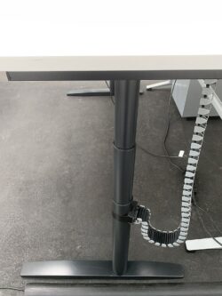 gebrauchter Sitz-Steh Schreibtisch CEKA 200x80cm seitenansicht