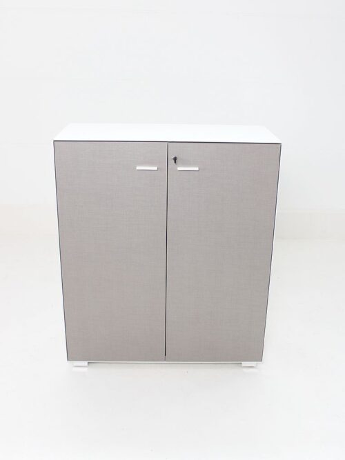 Highboard mit Flügeltüren abschließbar Korpus weiss Front grau beige Frontansicht