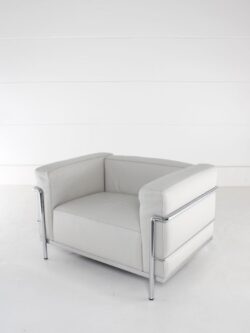 LoungesesselLe Corbusier Cassina LC2 Leder seitenansicht