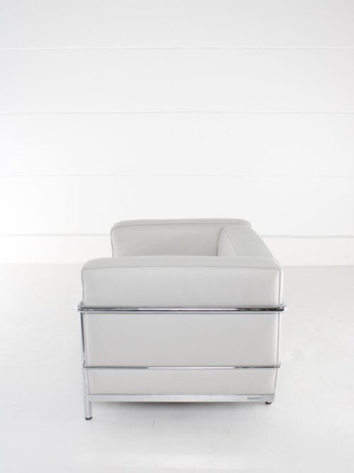 LoungesesselLe Corbusier Cassina LC2 Leder seitenansicht