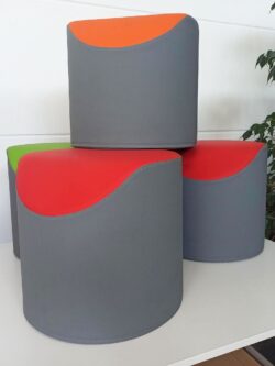 Sitzkocker Softline Kunstleder Korpus grau Sitz rot, orange oder grün gebraucht Seitenansicht